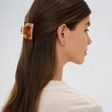 Small classic hair claw, caramel